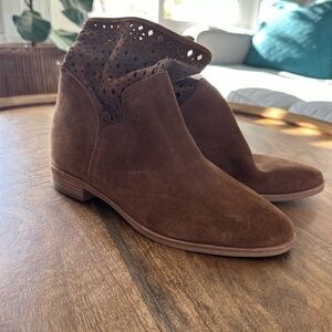 Michael Kors Womens Sunny Laser Cut Ankle Boots Almond Toe Suede Brown Size 6M